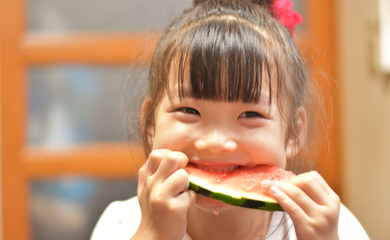 鶴さんの小玉西瓜子供
